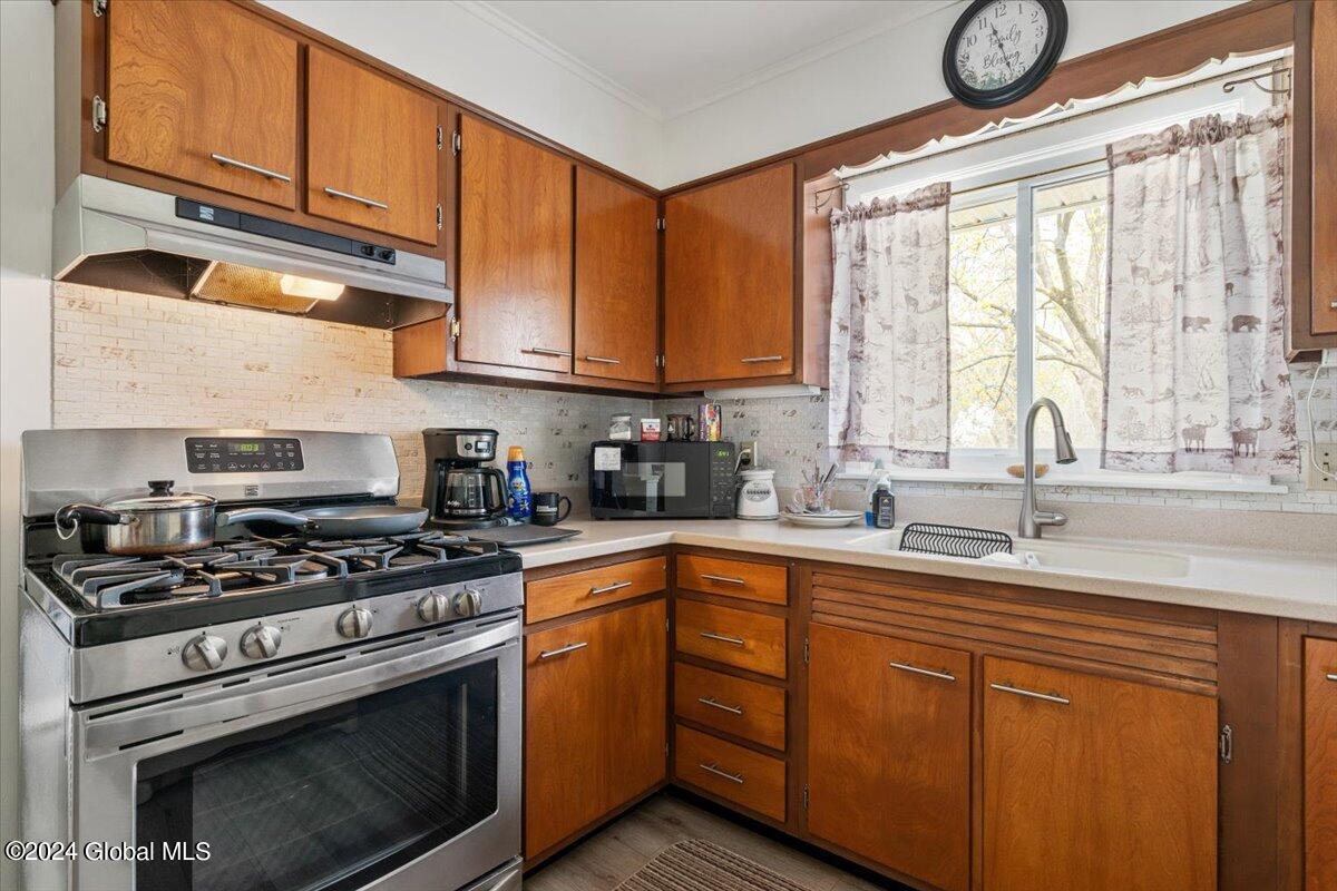 933 Riverview Road Rexford, NY 12148 - Photo 13 of 32 11