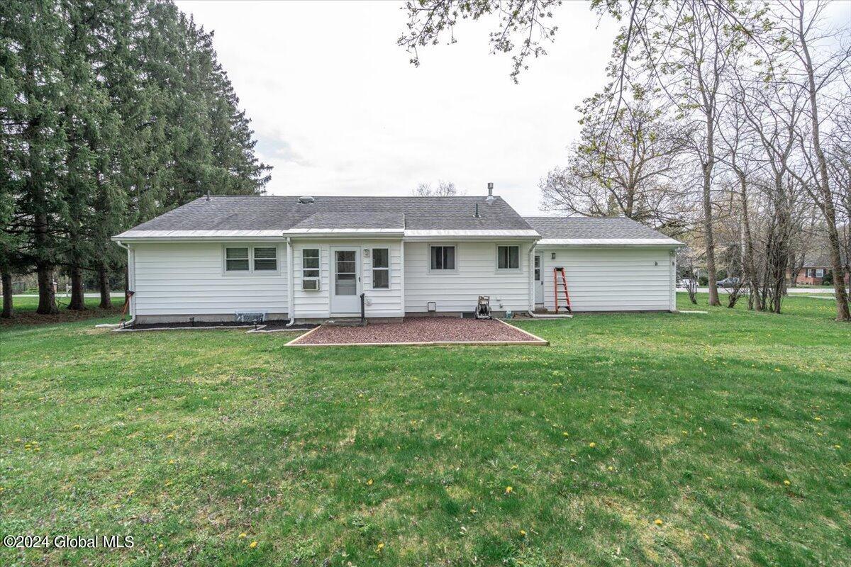 933 Riverview Road Rexford, NY 12148 - Photo 4 of 32 2