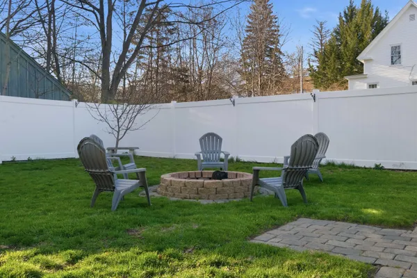 $3,000 | 2 Garland Street, Plymouth, NH 03264