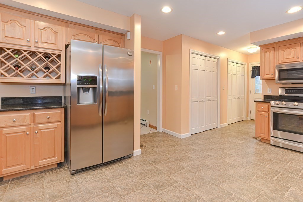 8 Leonard Road Mendon, MA 01756 - Photo 6 of 42 Gallery Image 6