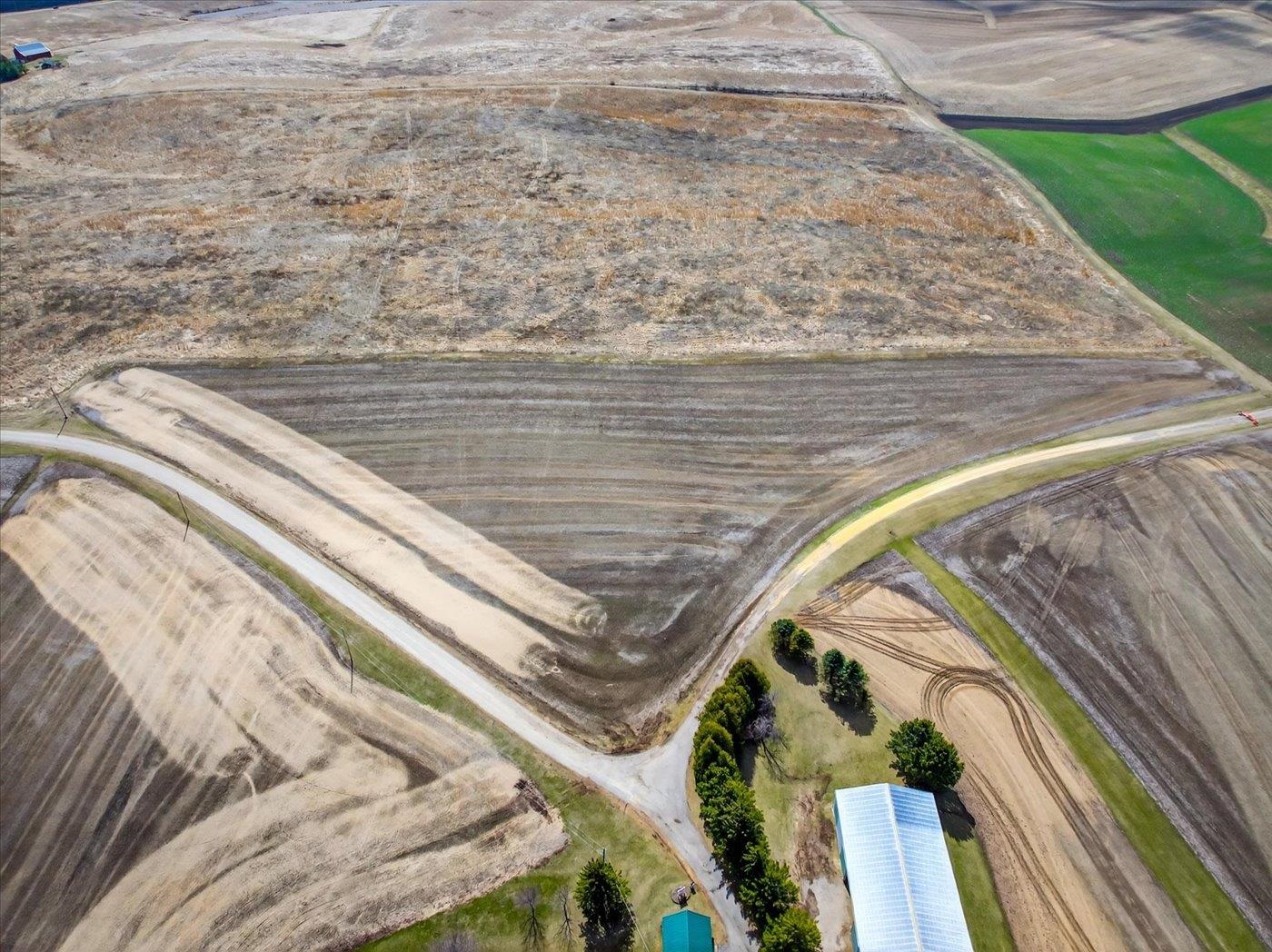 11040 Straubhaar Road Blue Mounds, WI 53517 - Photo 4 of 7