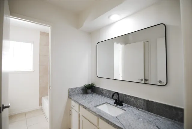 $1,900 | 6207 Grandvale Drive, Houston, TX 77072