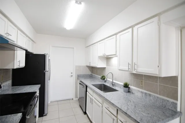 $1,900 | 6207 Grandvale Drive, Houston, TX 77072