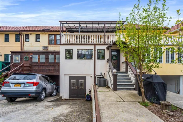 a car parked in front of a building