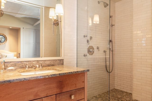 $1,625,000 | 121 Beach Street, Unit 803, Boston, MA 02111