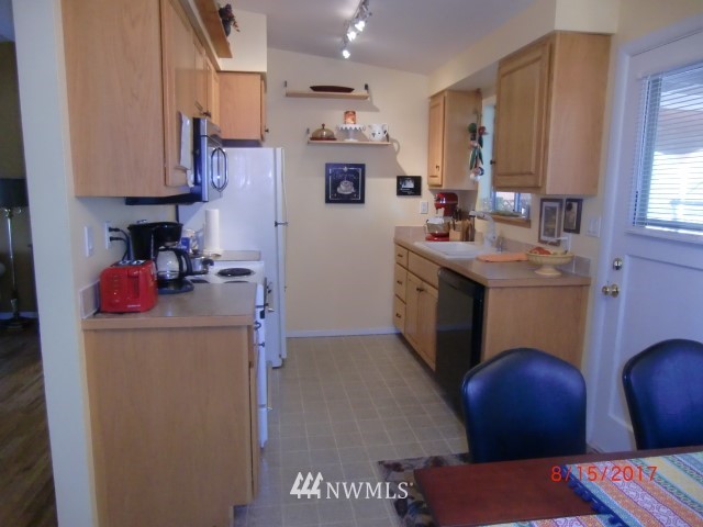 1824 Shattuck Avenue South Renton, WA 98055 - Photo 11 of 17 Gallery Image 11