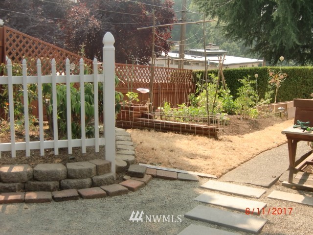 1824 Shattuck Avenue South Renton, WA 98055 - Photo 4 of 17 Gallery Image 4
