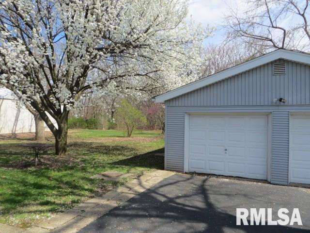 1519 Springfield Road East Peoria, IL 61611 - Photo 28 of 35 Gallery Image 28