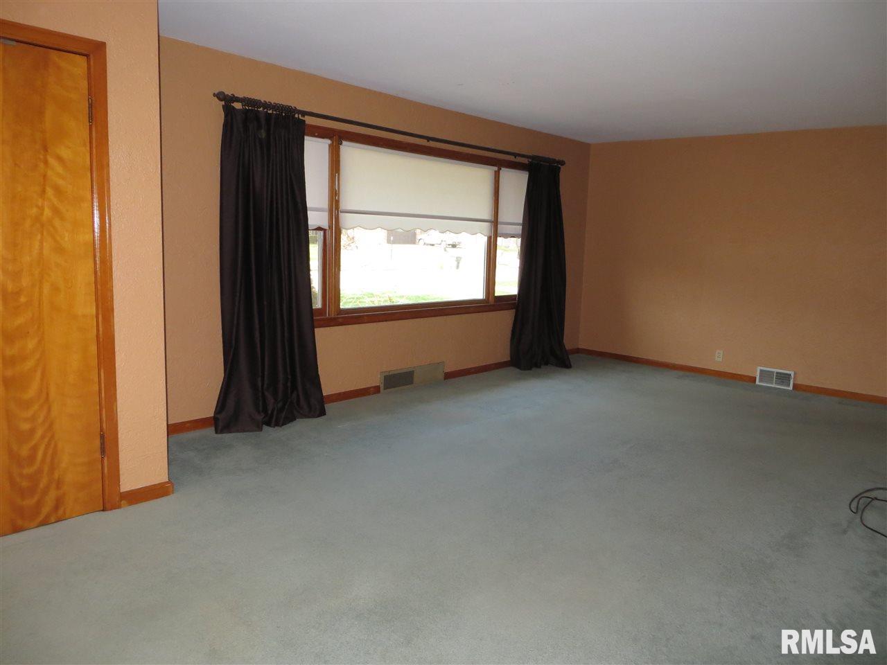 1519 Springfield Road East Peoria, IL 61611 - Photo 9 of 35 Gallery Image 9