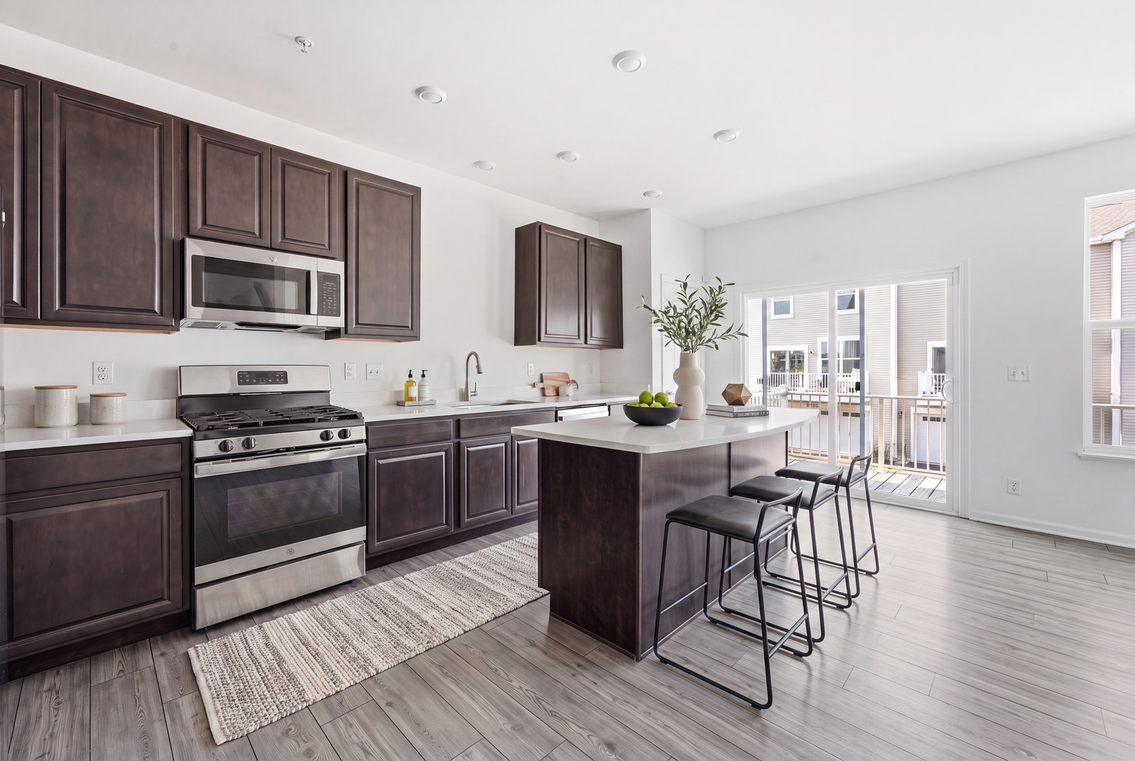 1039 Atterberg Road South Elgin, IL 60177 - Photo 8 of 35 Gallery Image 8