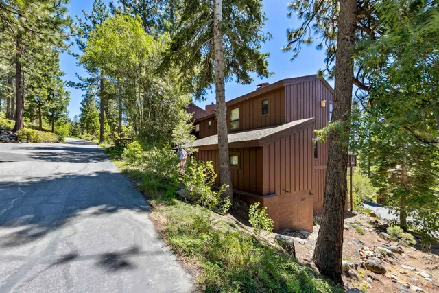 $995,000 | 125 Lassen Drive, Unit 4, Tahoe City, CA 96145