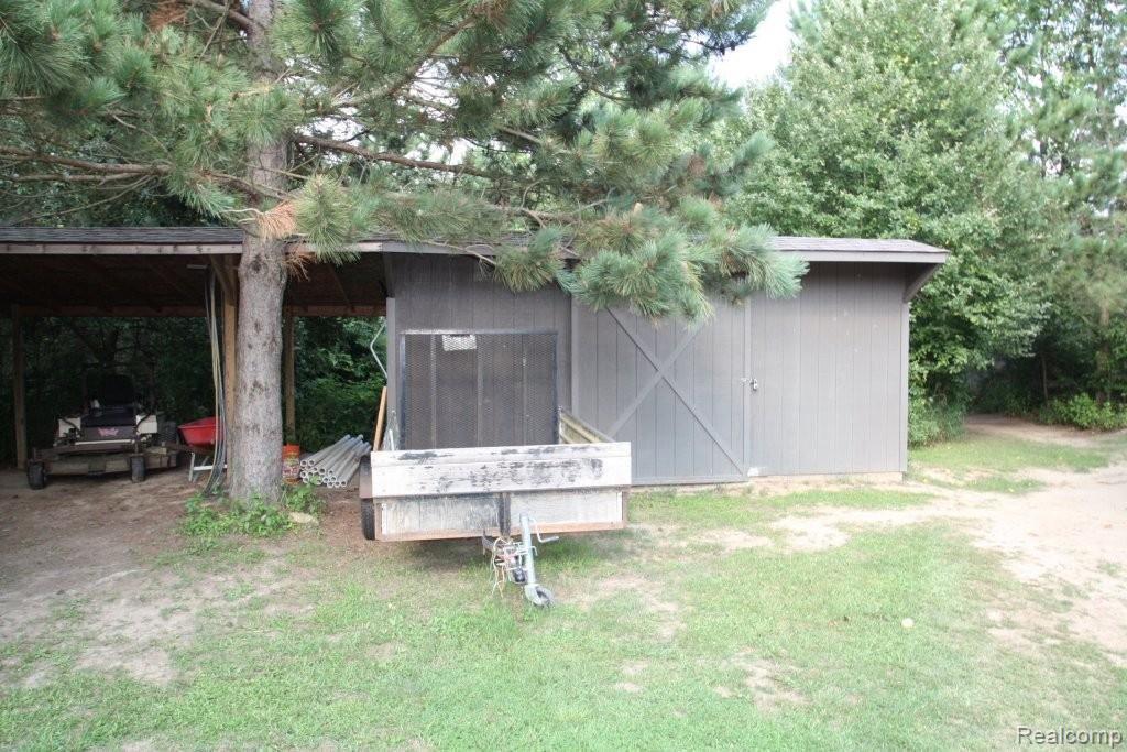 8280 Logana Road Avoca, MI 48006 - Photo 21 of 37 8280 Lagana utility shed.JPG
