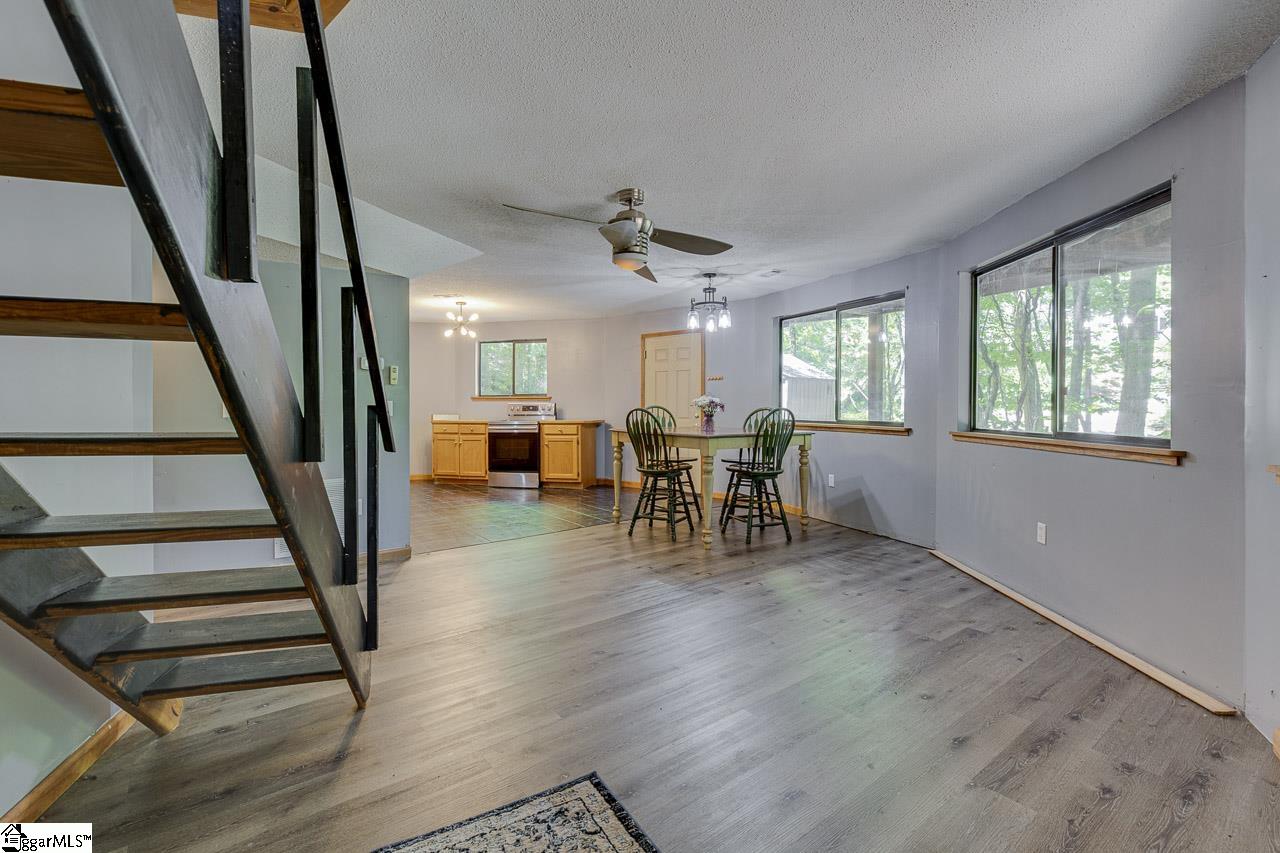 145 Hidden Valley Road Marietta, SC 29661 - Photo 4 of 37