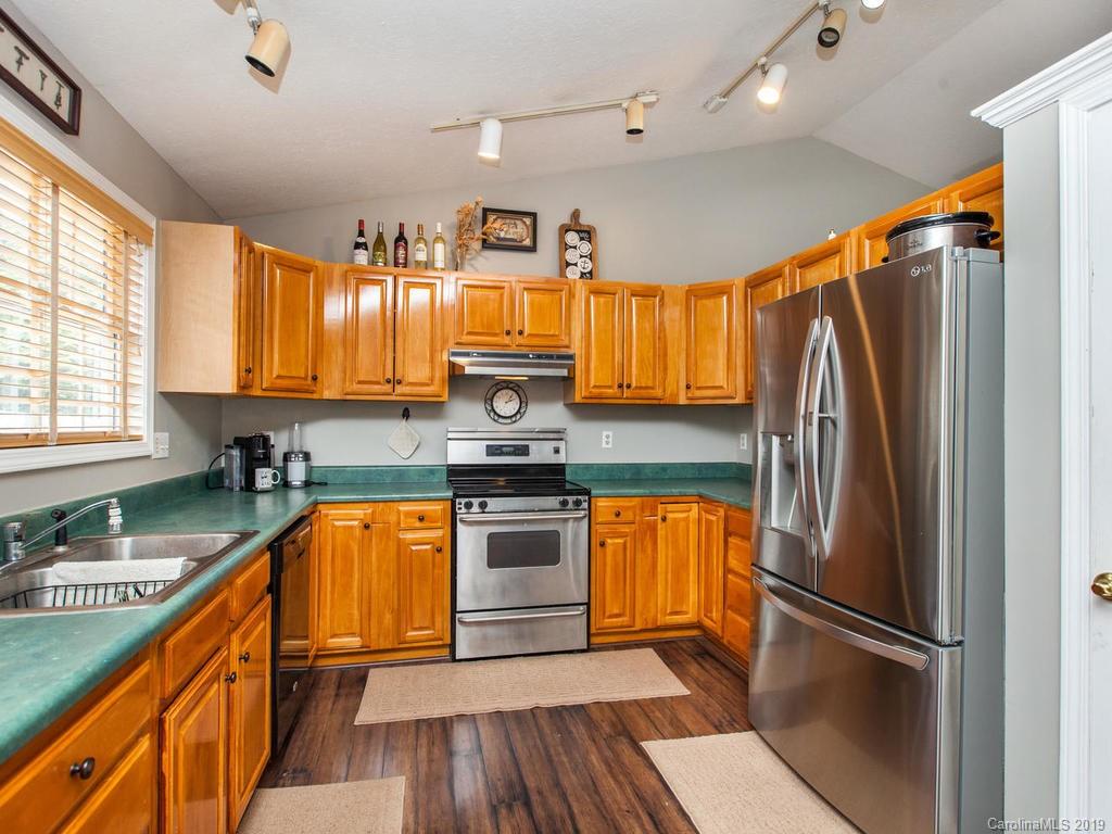 57 Mountain Ridge Lane Fletcher, NC 28732 - Photo 13 of 32 Gallery Image 13