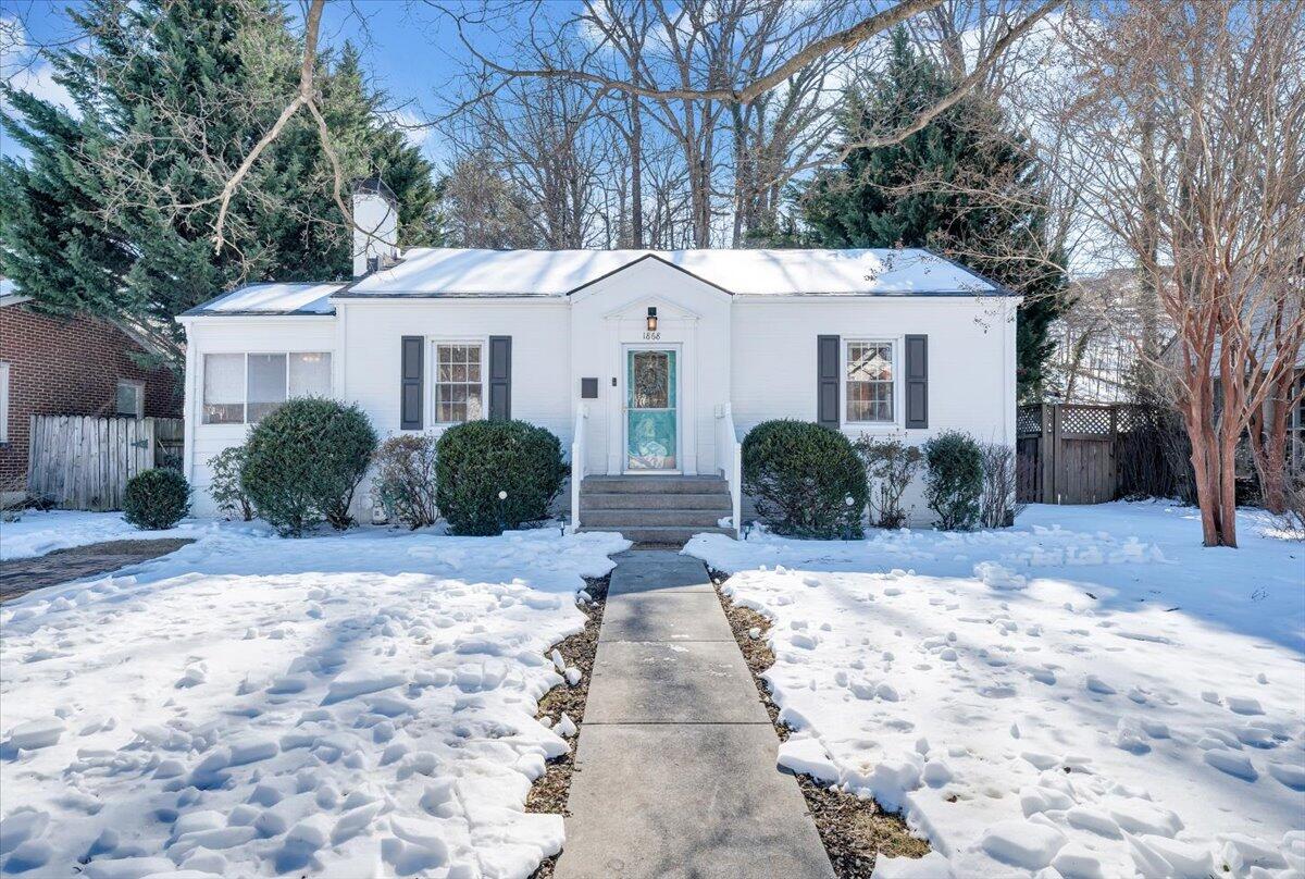 1868 Carlton Road Southwest Roanoke, VA 24015 - Photo 3 of 37 02-MIB08738-R5