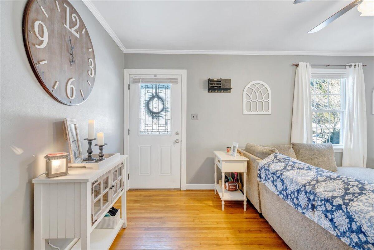 1868 Carlton Road Southwest Roanoke, VA 24015 - Photo 4 of 37 04-MIB08584-R5