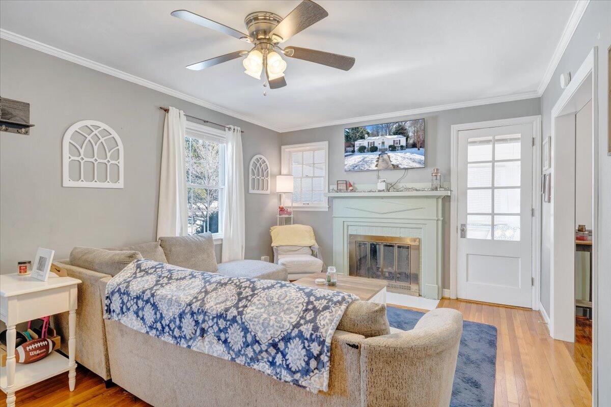 1868 Carlton Road Southwest Roanoke, VA 24015 - Photo 8 of 37 10-MIB08566