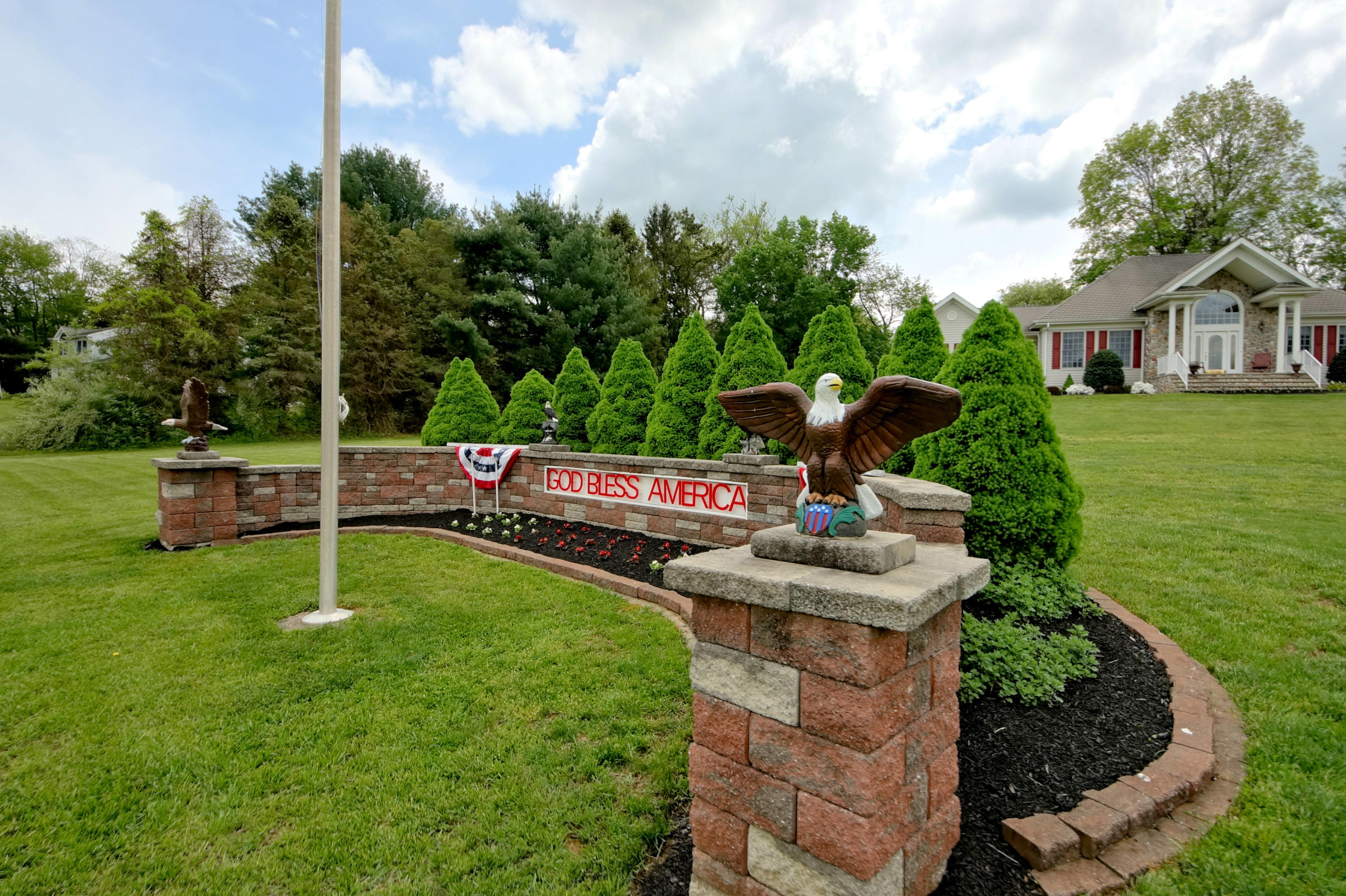 115 Burlington Path Road Cream Ridge, NJ 08514 - Photo 8 of 65 22-Front-115-Burlington-Path-Rd