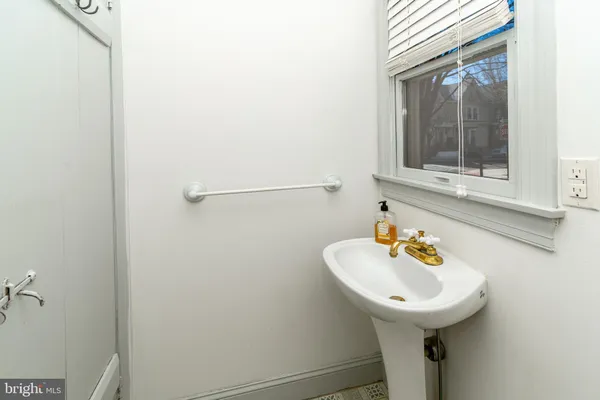 $3,200 | 34 Buttonwood Street, Lambertville, NJ 08530