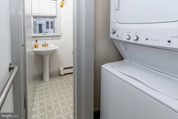 $3,200 | 34 Buttonwood Street, Lambertville, NJ 08530