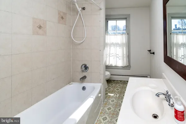 $3,200 | 34 Buttonwood Street, Lambertville, NJ 08530