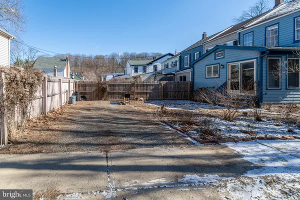 $3,200 | 34 Buttonwood Street, Lambertville, NJ 08530