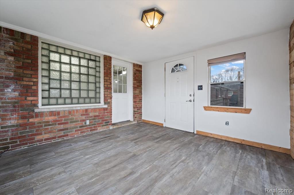 8457 Menge Street Center Line, MI 48015 - Photo 20 of 32 Gallery Image 20