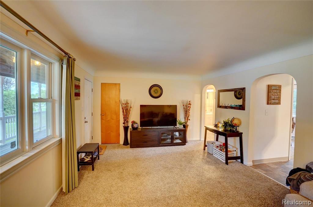 7187 Coldwater Road Flushing, MI 48433 - Photo 9 of 39