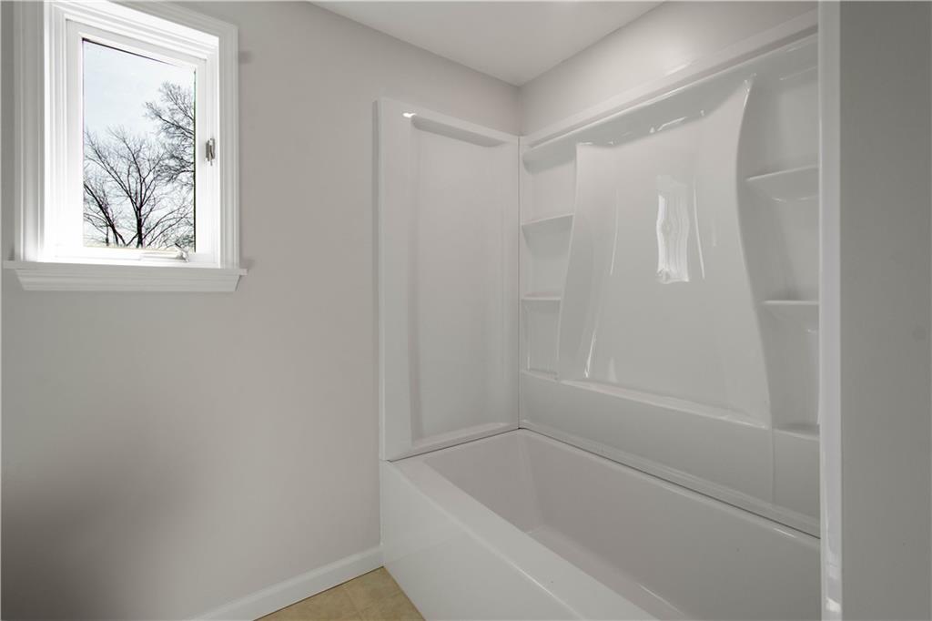 2311 Old Washington Road Pittsburgh, PA 15241 - Photo 32 of 41 3rd floor full bath