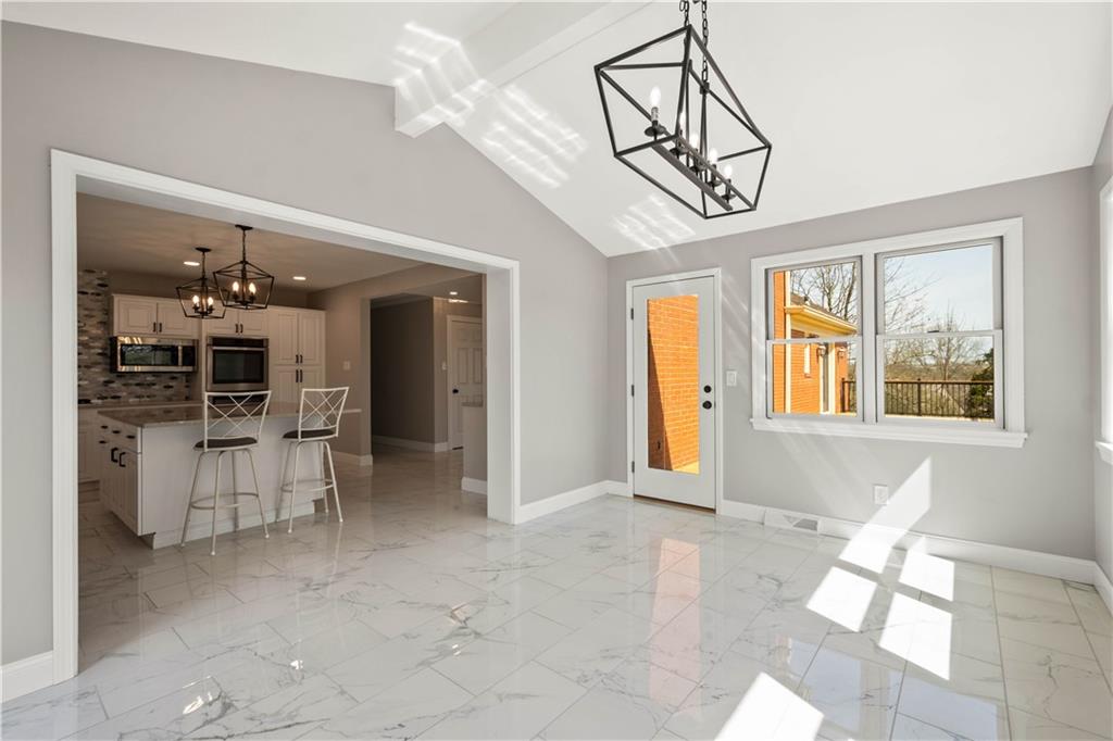 2311 Old Washington Road Pittsburgh, PA 15241 - Photo 8 of 41 Dining room