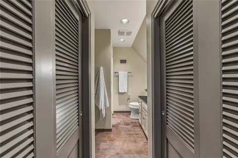 $2,100,000 | 2211 West 69th Terrace, Mission Hills, KS 66208