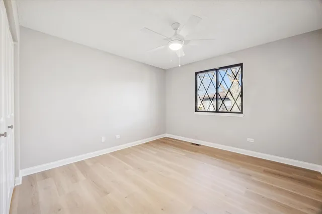 $350,000 | 819 Shagbark Road, New Lenox, IL 60451