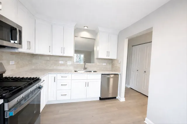 $350,000 | 819 Shagbark Road, New Lenox, IL 60451