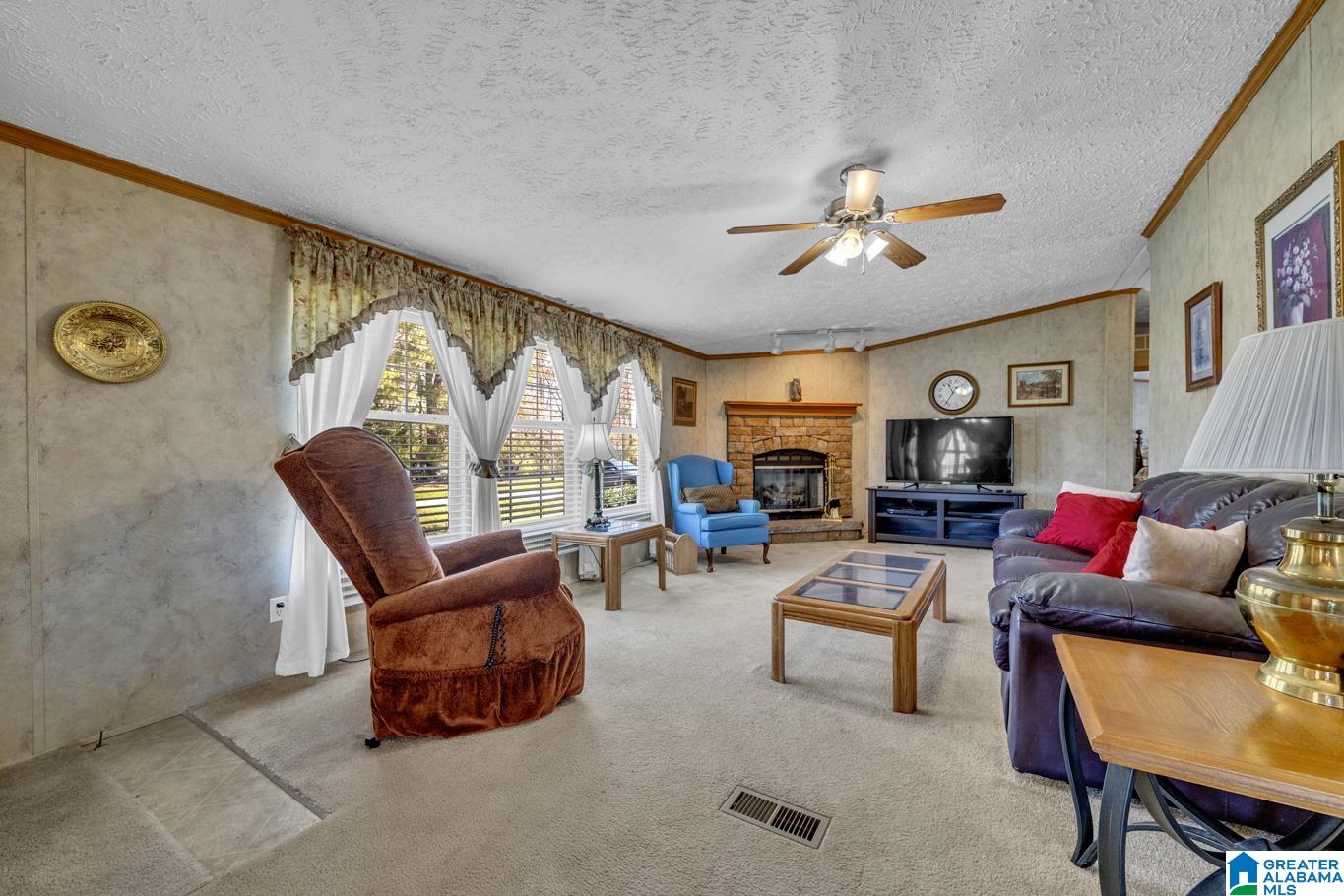 1025 Lamon Chapel Loop Jasper, AL 35503 - Photo 4 of 27