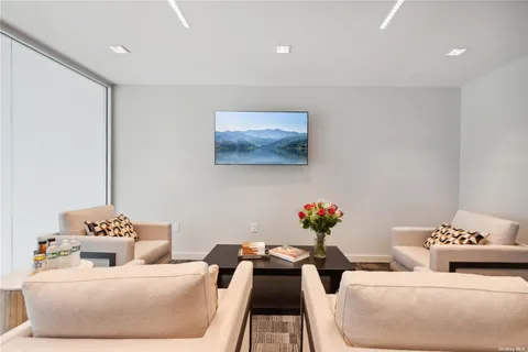 $1,259,500 | 218 Middle Neck Road, Unit 108, Great Neck, NY 11021