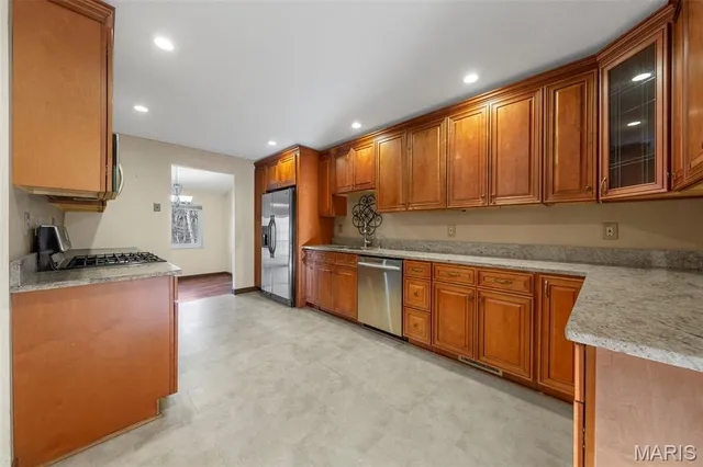 $298,000 | 13112 Royal Pines Drive, St. Louis, MO 63146
