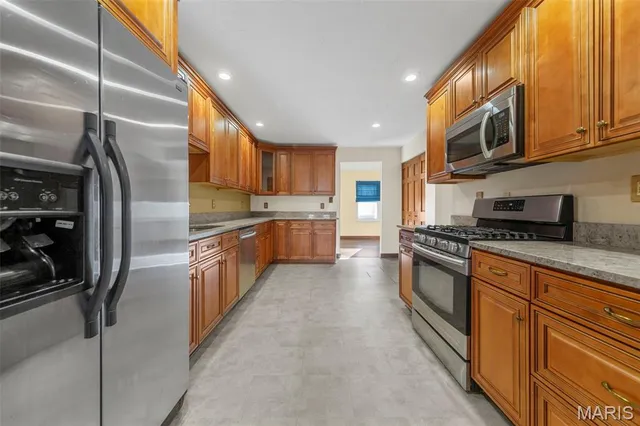 $298,000 | 13112 Royal Pines Drive, St. Louis, MO 63146