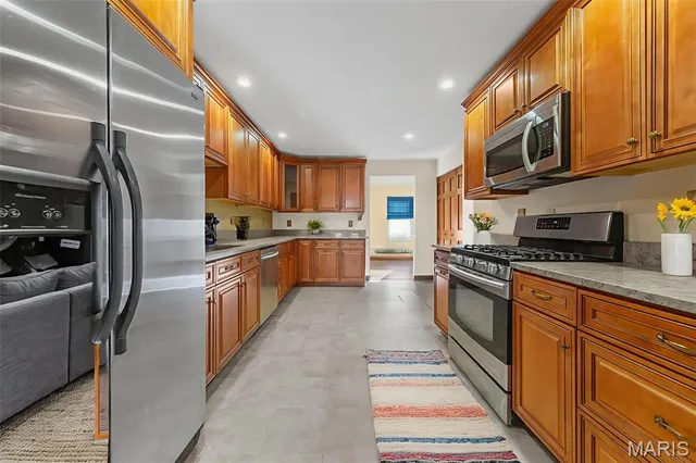 $298,000 | 13112 Royal Pines Drive, St. Louis, MO 63146