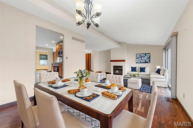 $298,000 | 13112 Royal Pines Drive, St. Louis, MO 63146