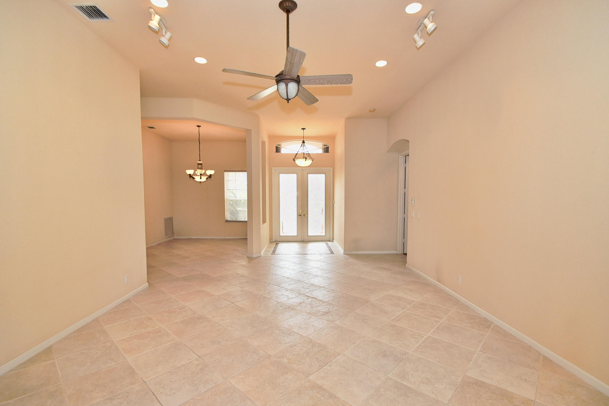 6589 Garde Road Boynton Beach, FL 33472 - Photo 3 of 36 DSC_2028