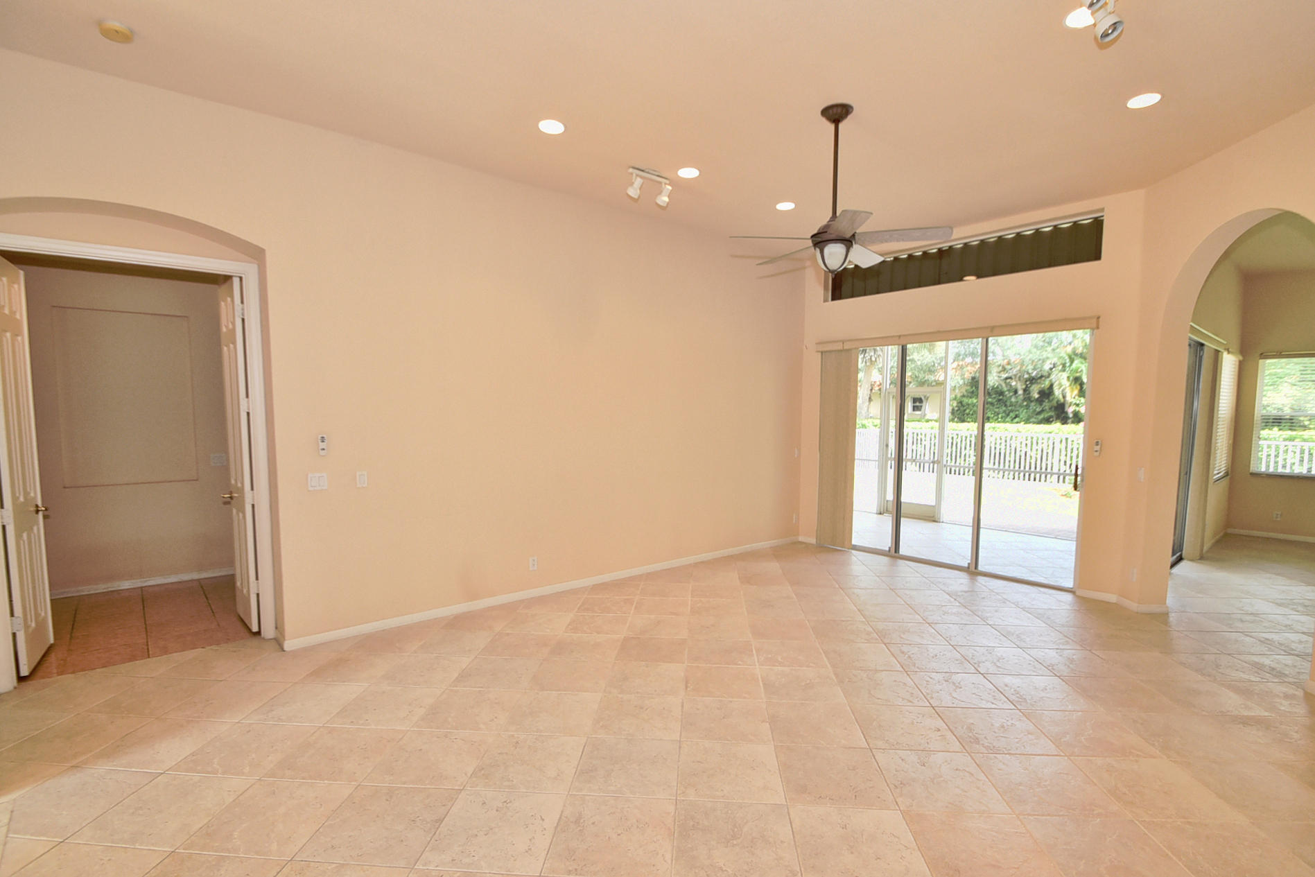 6589 Garde Road Boynton Beach, FL 33472 - Photo 7 of 36 DSC_2036