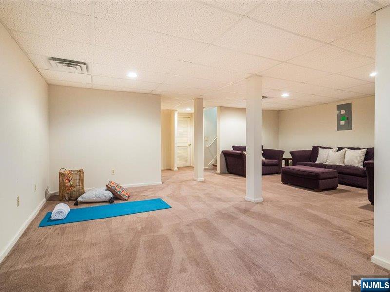 17 Pacio Court, Unit 2017 Roseland, NJ 07068 - Photo 28 of 38