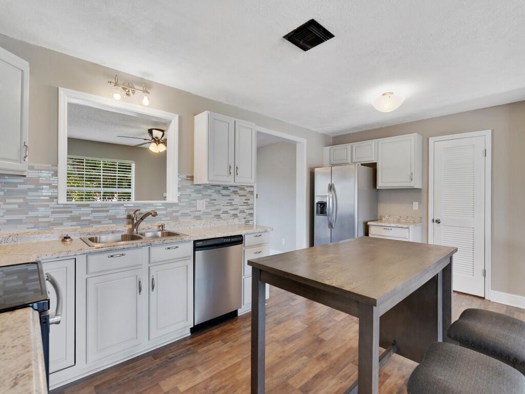 1511 Southeast Portillo Road Port St. Lucie, FL 34952 - Photo 37 of 45 Image30