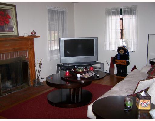 2330 Collins Road Blackridge, PA 15235 - Photo 2 of 8 Living Room.