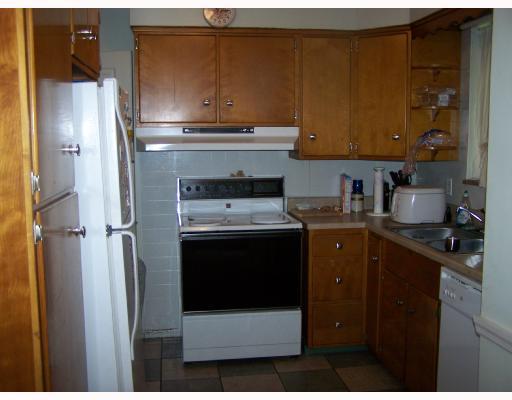 2330 Collins Road Blackridge, PA 15235 - Photo 4 of 8 Kitchen.