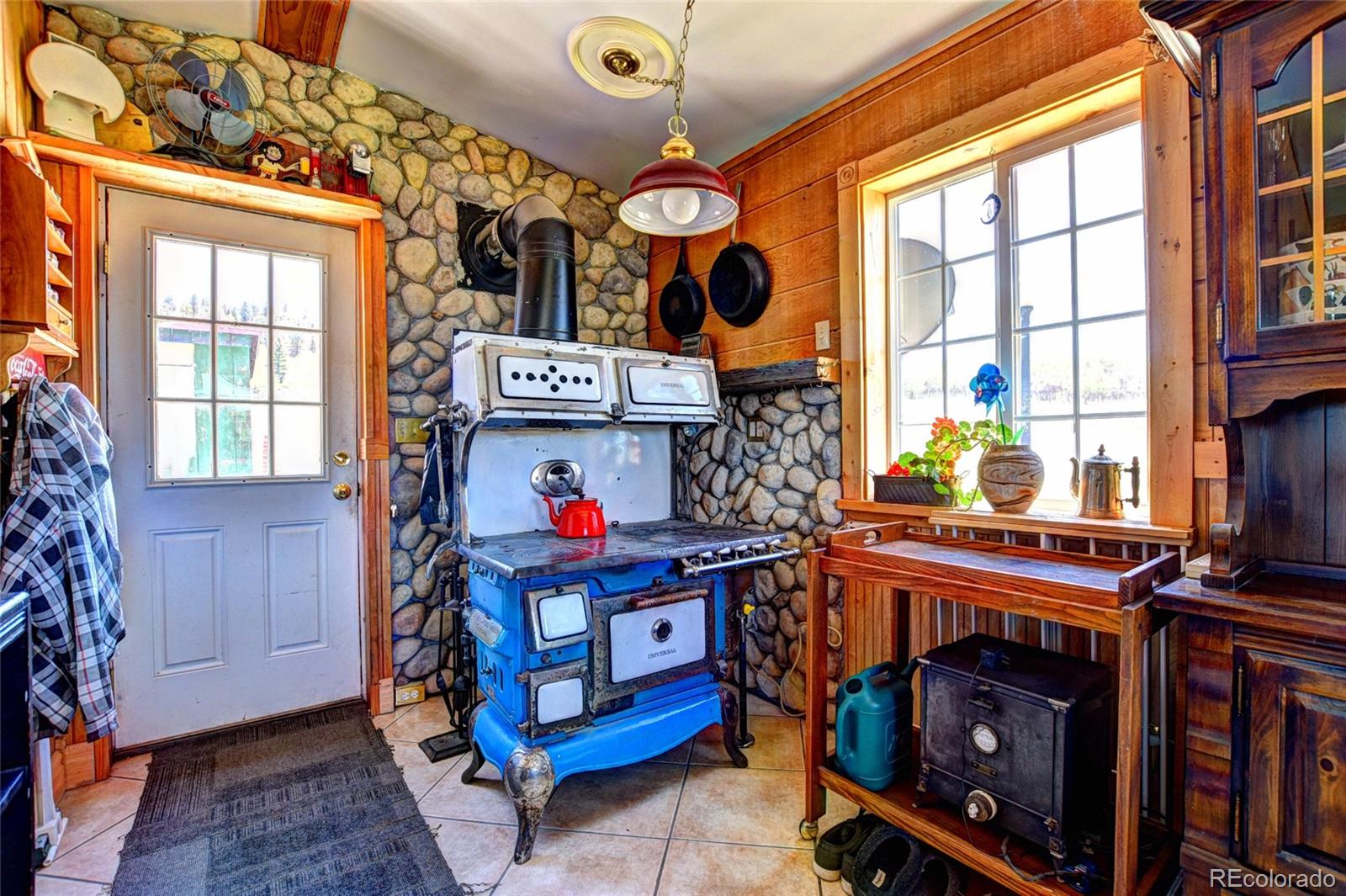 2702 Stagestop Road Jefferson, CO 80456 - Photo 7 of 28 Gallery Image 7