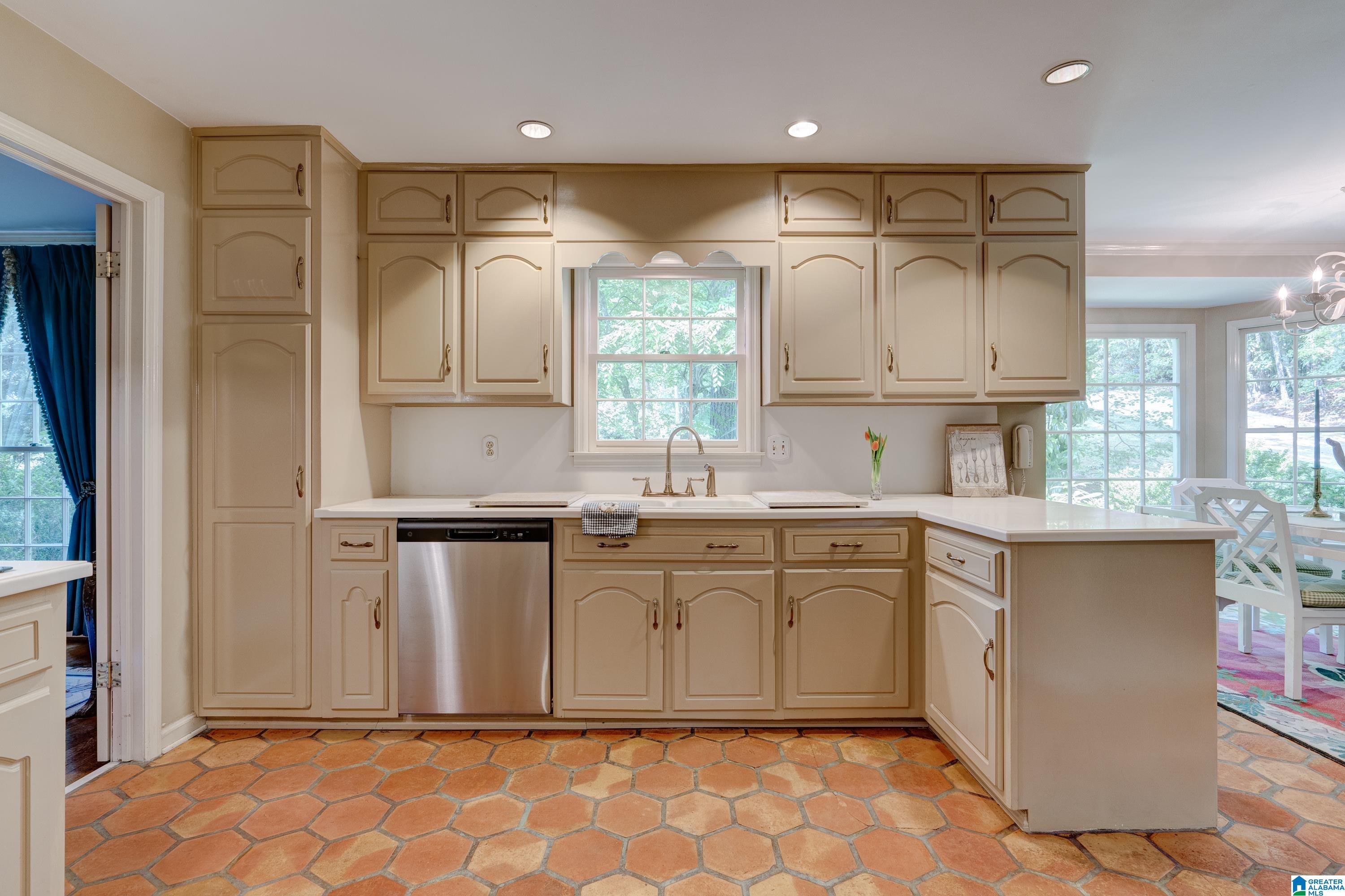 4624 Pine Mountain Road Birmingham, AL 35213 - Photo 18 of 37