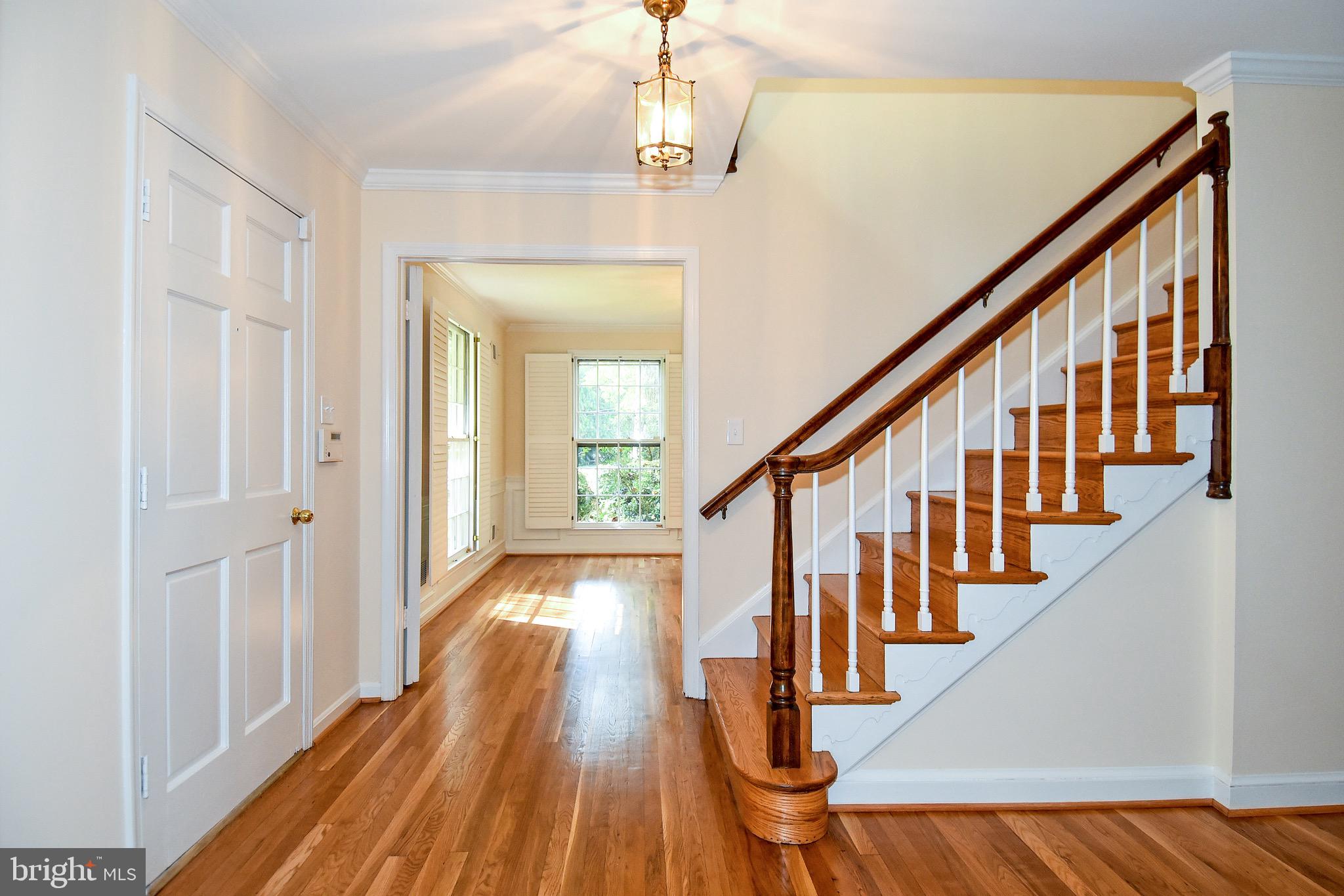 8011 Greentree Road Bethesda, MD 20817 - Photo 3 of 55 Foyer