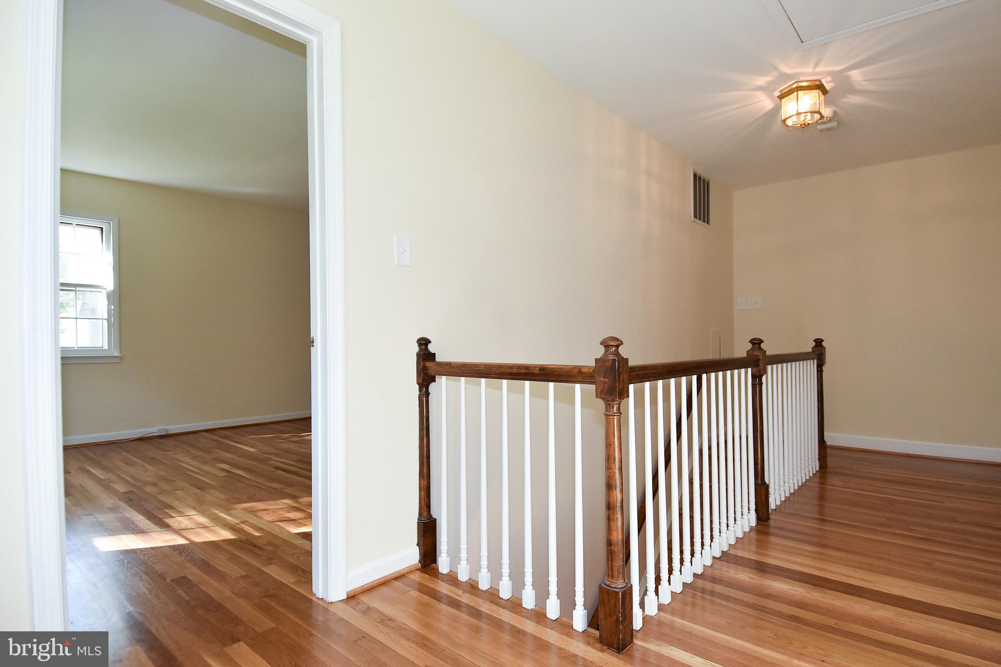 8011 Greentree Road Bethesda, MD 20817 - Photo 24 of 55 Upper Level Landing