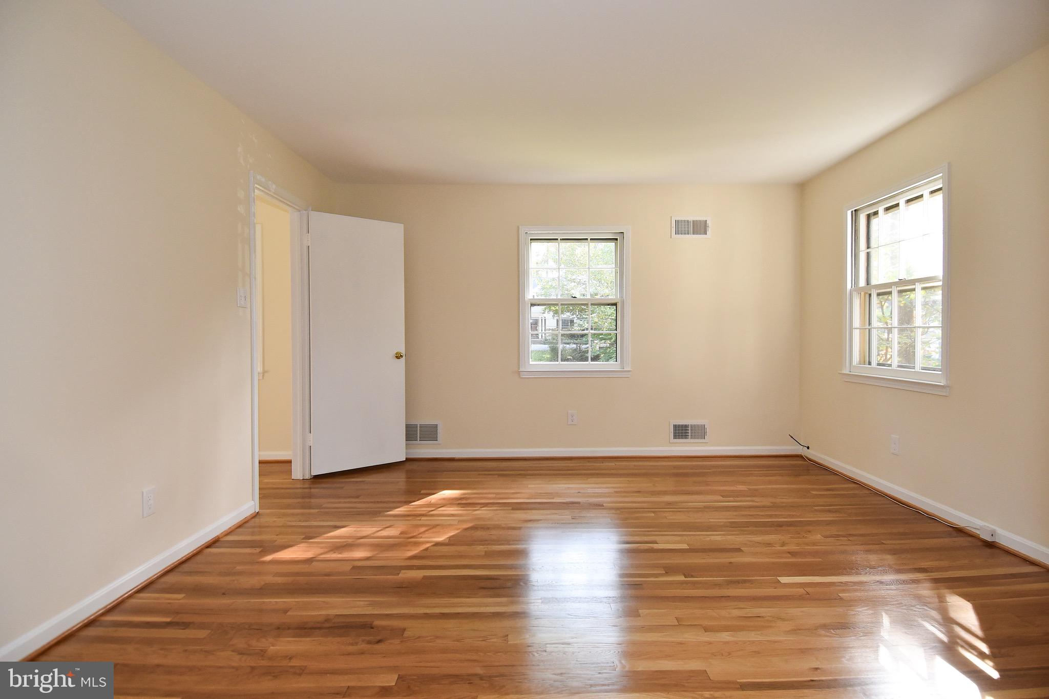 8011 Greentree Road Bethesda, MD 20817 - Photo 29 of 55 Owner's Suite Sitting Room